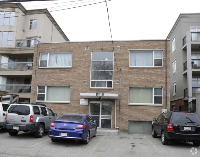 Building Photo - Elmwood Manor Apartments