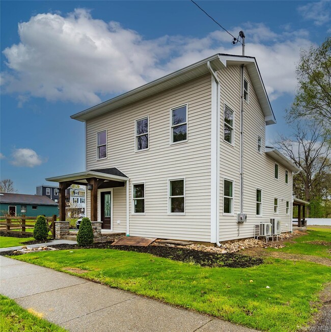 Foto del edificio - 4407 Albany Post Rd