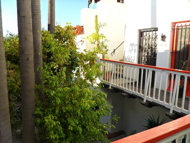 Foto del edificio - 1326 1/2 Miller Dr