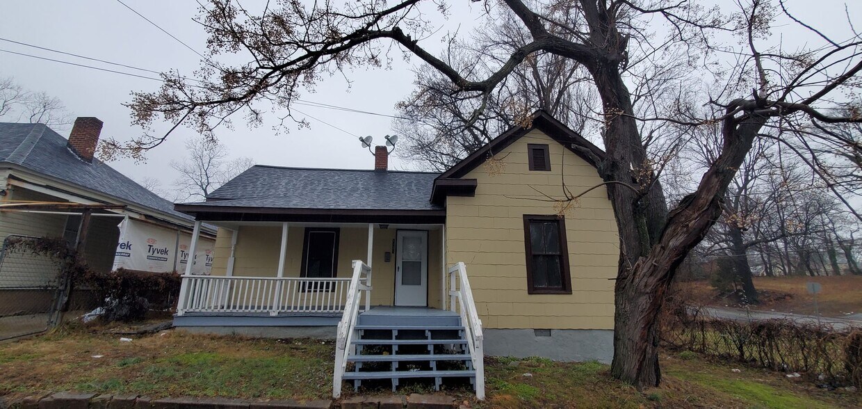 Primary Photo - 1137 E. 23rd Street