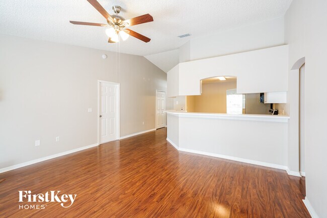 Foto del edificio - 3130 Valley Vista Cir