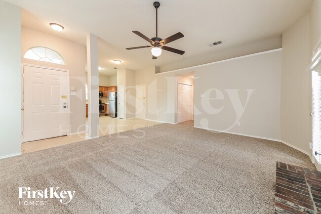 Building Photo - 144 Pinion Ln