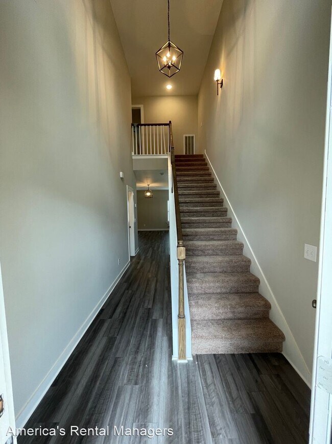 Foto del edificio - 4 br, 2.5 bath House - 2117 Ellsworth Loop...