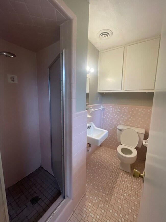 Foto del edificio - Renovated 3 Bedroom 2 Bath Home for Rent with 2 Car Garage!