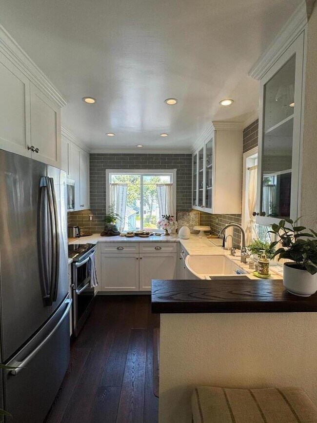 Foto del edificio - 767 Port Walk Pl