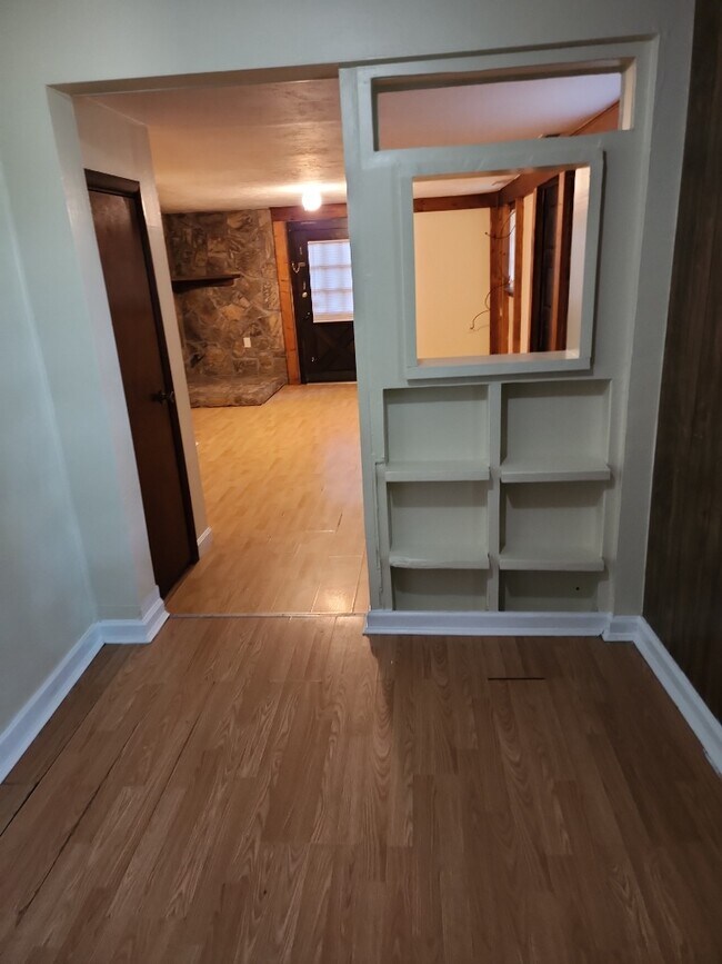Foto del edificio - 621 Murray Rd NW