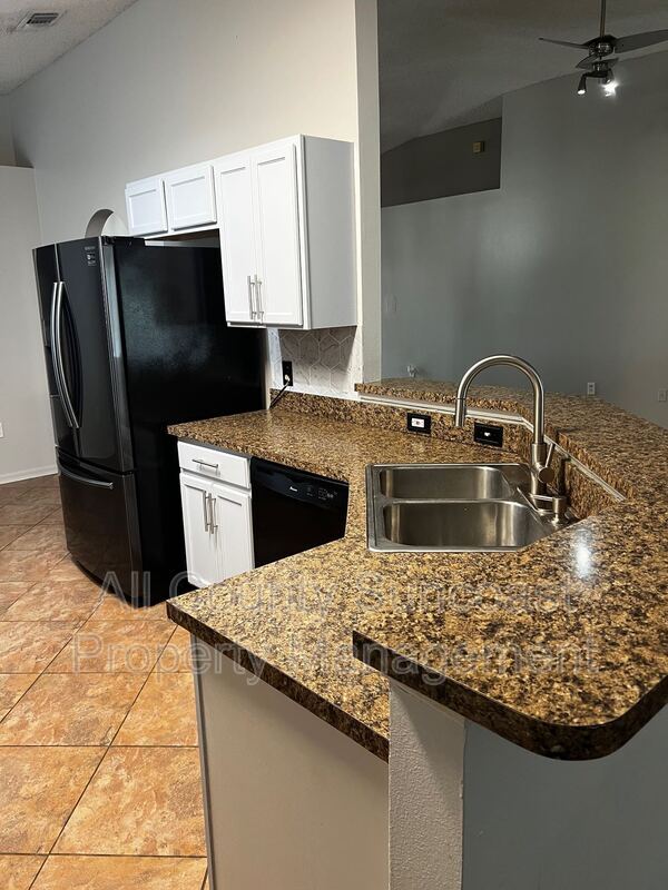 Foto del edificio - 12943 Lake Vista Dr