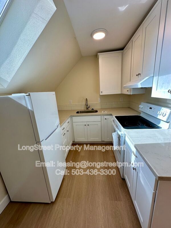 Building Photo - 2625 NE Clackamas St