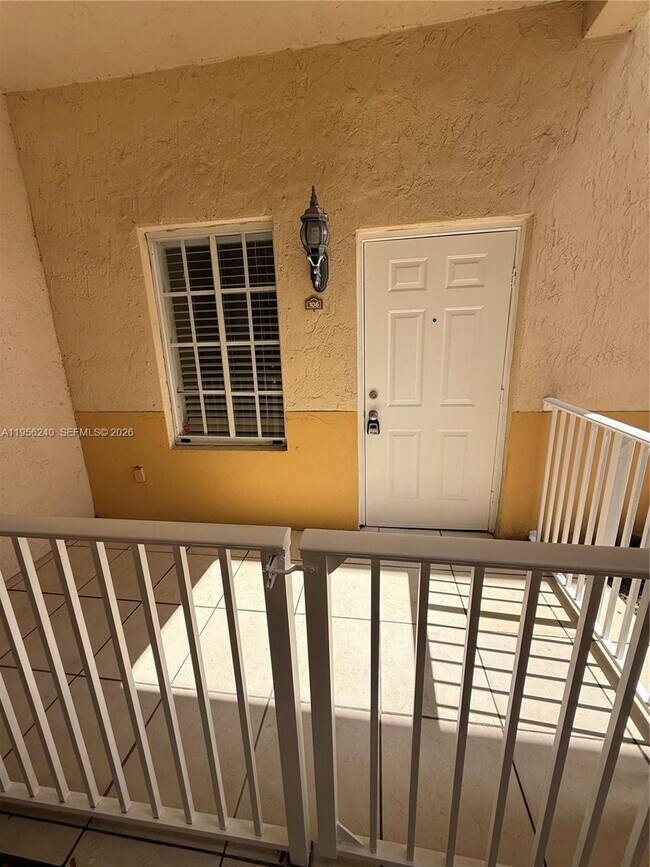 Foto del edificio - 6912 NW 179th St
