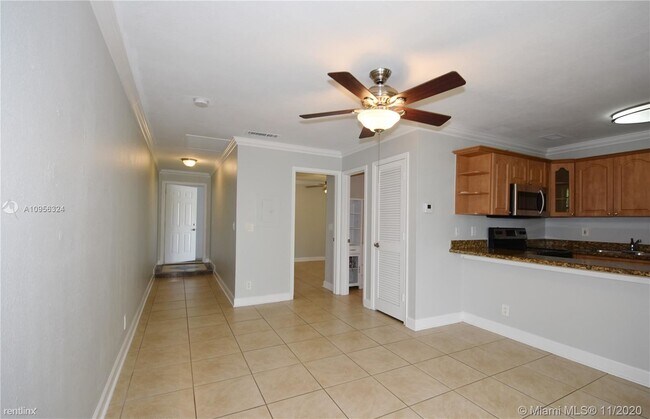 Foto del edificio - 1 br, 1 bath Condo - 5100 NE 12th Ter