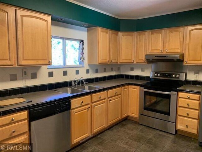 Building Photo - 16550 Baywood Ln