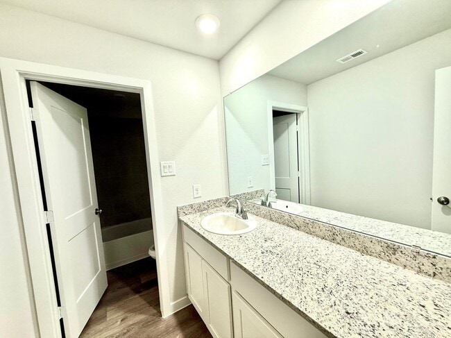 Building Photo - 7898 Alset Dr