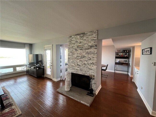 Building Photo - 2918 Ranch Rd 620