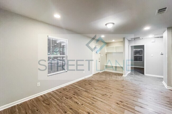 Building Photo - Charming 3 Bedroom in Garland!