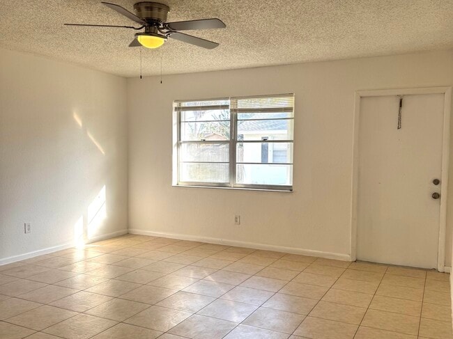 Foto del edificio - 3072 Martin Ave