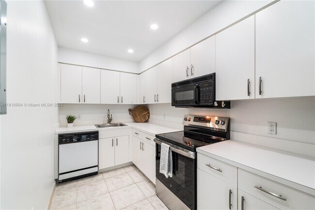 Foto del edificio - 800 Claughton Island Dr