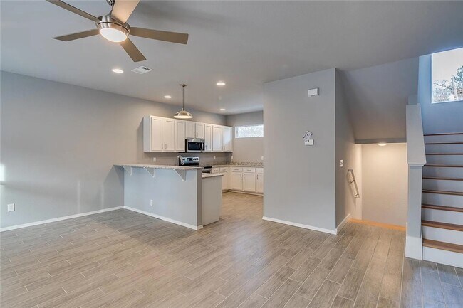 Building Photo - 1373 N Hog Trough Dr