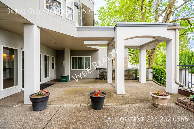 Photo du bâtiment - Top Floor with Loft - Pet Friendly!