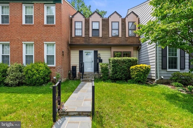 Building Photo - 2114 Lang Dr