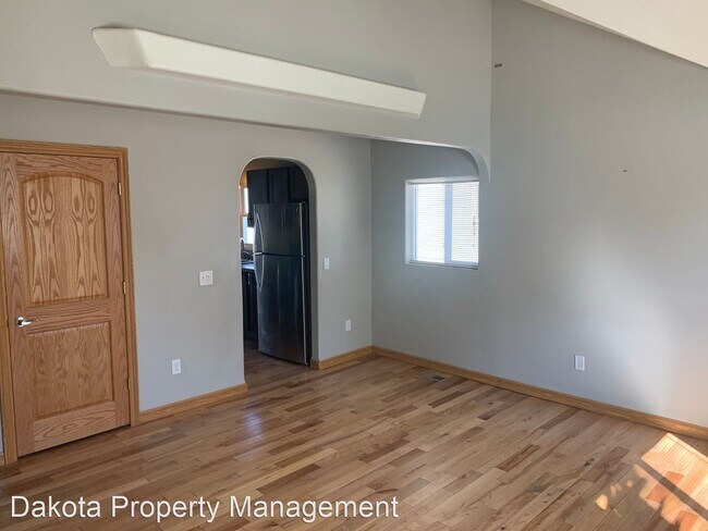 Building Photo - 3 br, 2 bath House - 715 7th St NW
