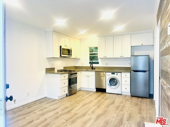 Foto del edificio - 451 Ivy St
