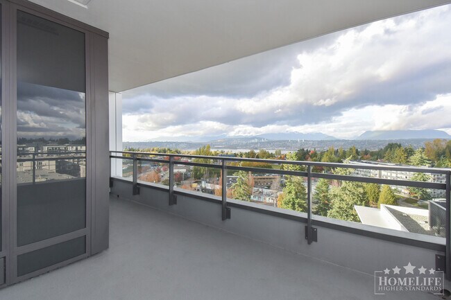 Building Photo - Modern 1 Bedroom Plus Den at The Flamingo ...