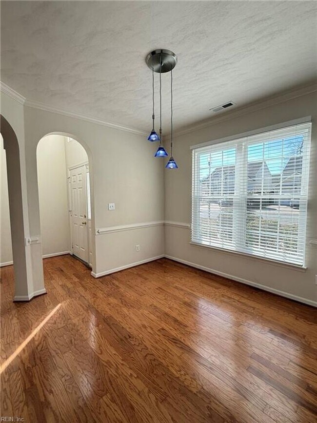 Foto del edificio - 5BR/2.5BA SINGLE FAMILY HOME