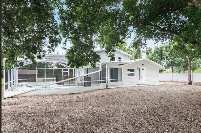 Foto del edificio - 5111 Country Lakes Dr