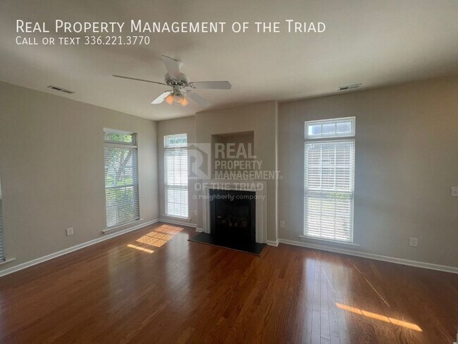 Building Photo - 5985 Hollow Wood Ct