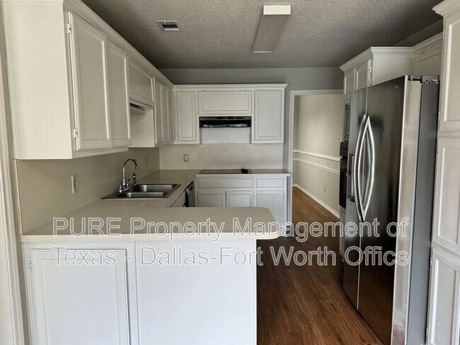 Building Photo - 7724 Sagebrush Ct S