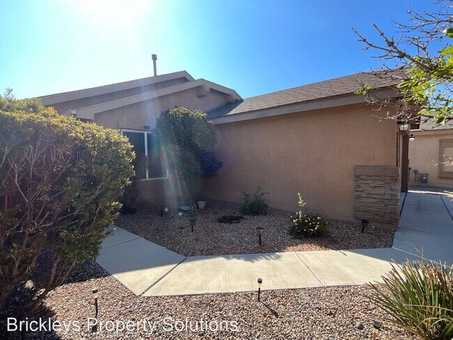 Building Photo - 3 br, 2 bath House - 9500 Mogollon Dr NW