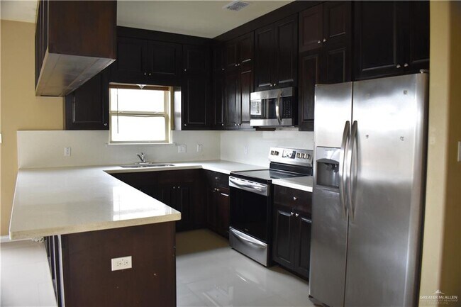 Foto del edificio - 2420 N Mojave St