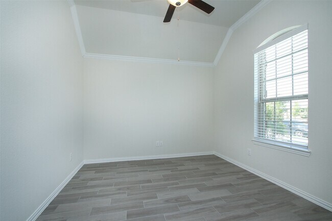 Building Photo - 15230 Kickapoo Cavern Dr