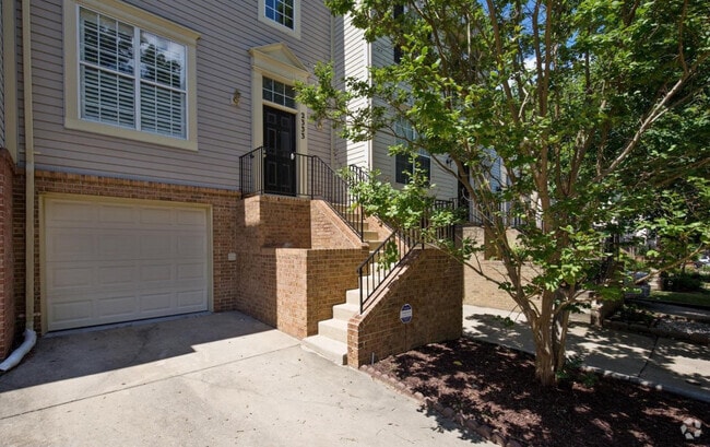 Building Photo - 2333 Massanutten Dr