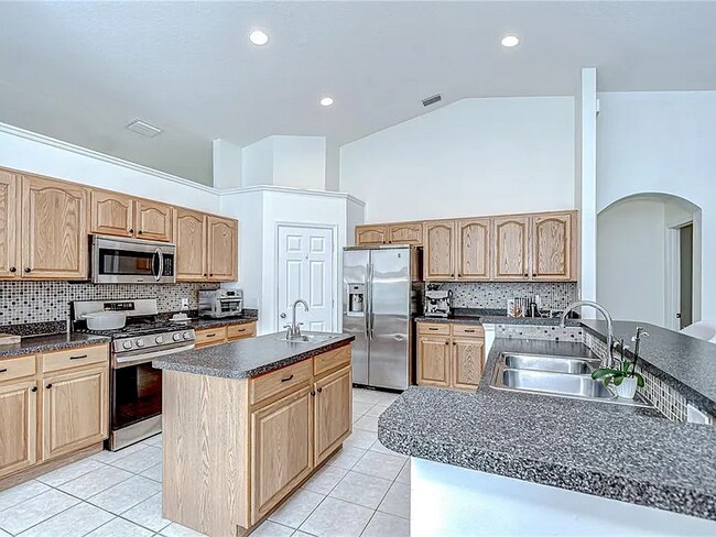 Foto del edificio - 7107 Colonial Lake Dr