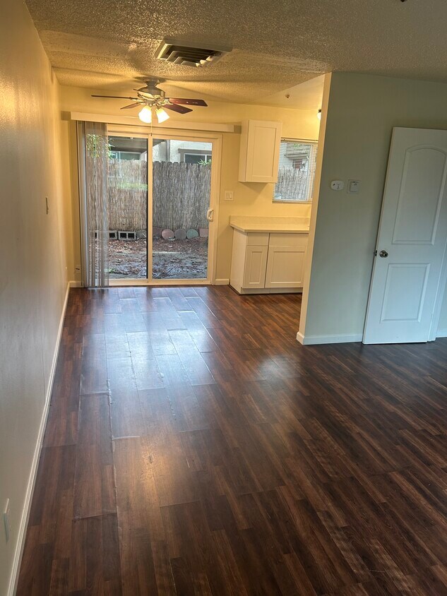 Primary Photo - 841 Sonoma Ave