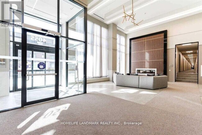 Photo du bâtiment - 4055-4055 Parkside Village Dr