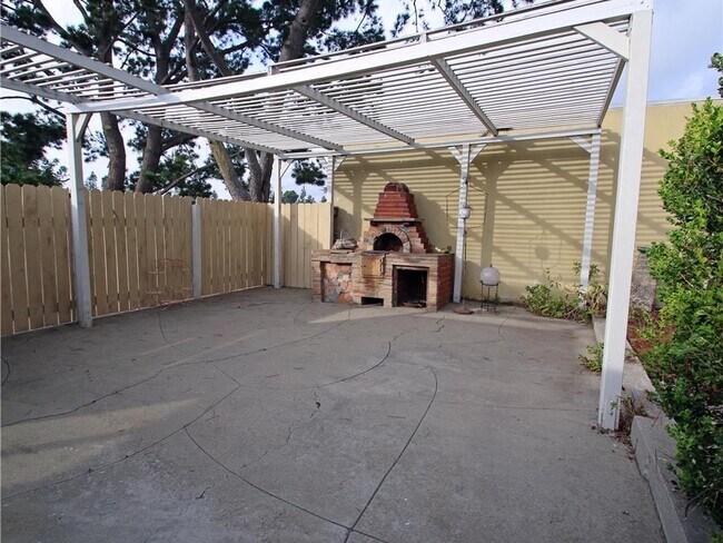 Building Photo - 615 Manchester Terrace