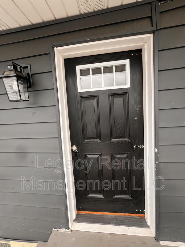 129 S Gilbert St, Shenandoah, PA 17976 Condo for Rent in Shenandoah