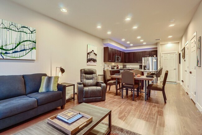 Foto del edificio - 4722 N Kittredge St