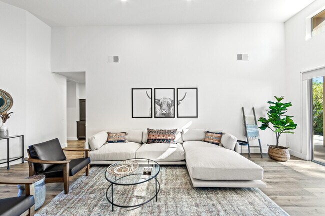 Building Photo - 56730 Merion