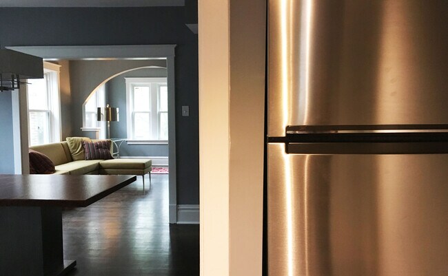 Stainless appliances - 6441 Alamo Ave