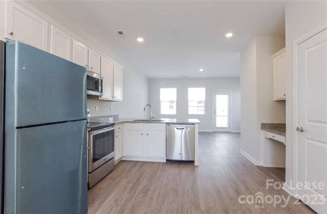 Building Photo - 2231 Kilborne Dr