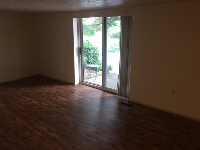 Building Photo - 27802 Evergreen Run