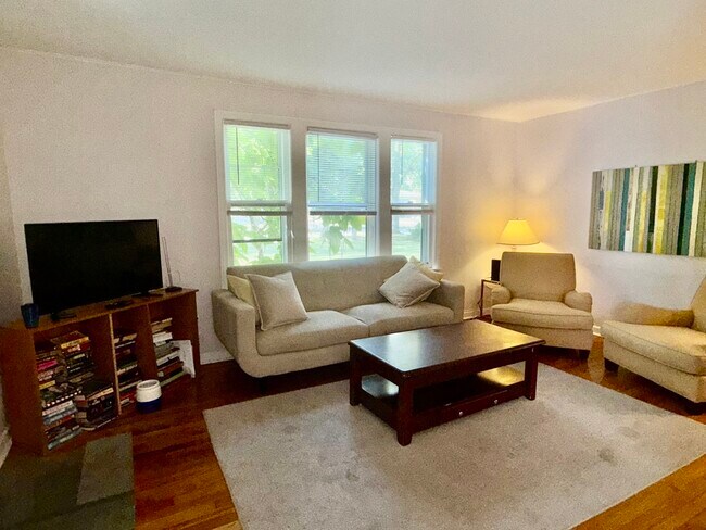 Foto del edificio - 337 N Elmwood Ave