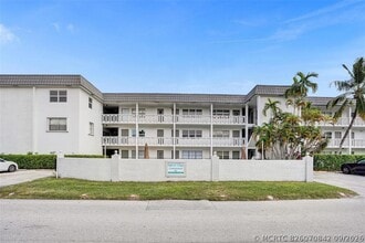 Building Photo - 6200 NE 22nd Way