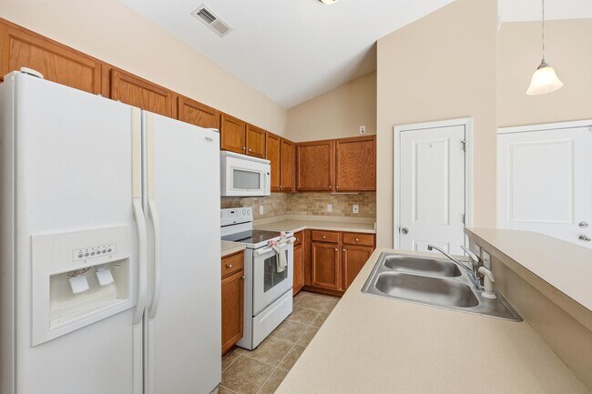 Building Photo - 292 Oak Crest Cir