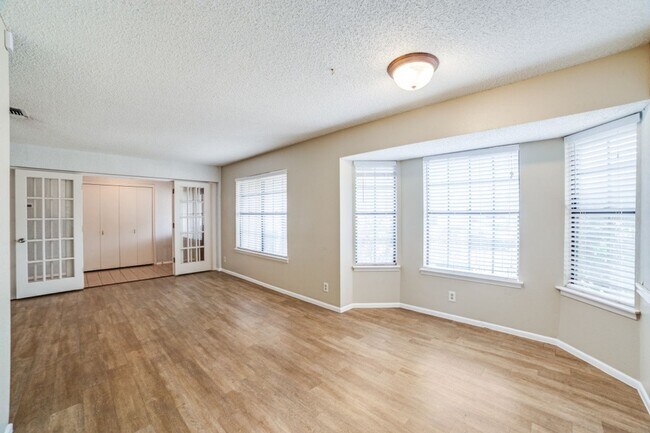 Foto del edificio - Thousand Oaks neighborhood! Over 1800 sqft!