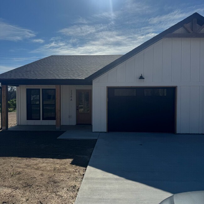 Foto del edificio - 238 Briar Ridge Dr