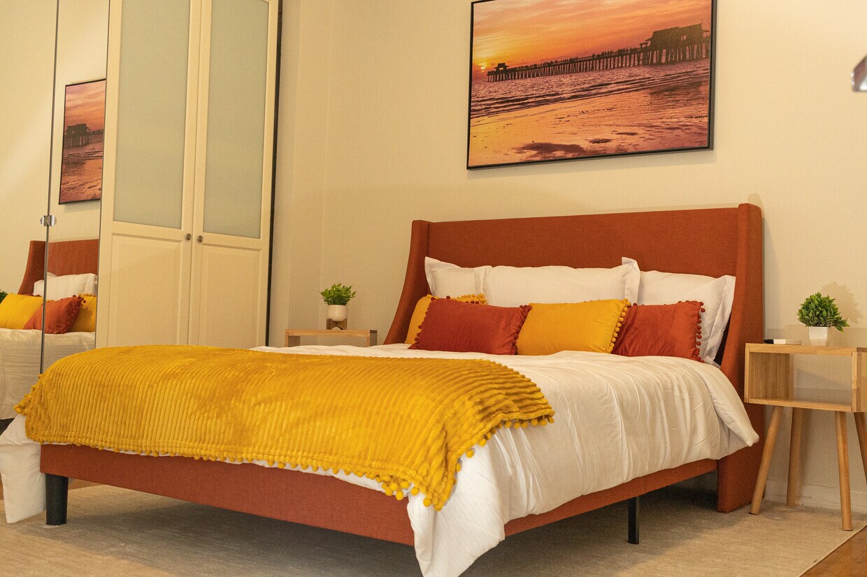 1033 W 14th Pl, Chicago, IL 60608 Condo for Rent in Chicago, IL